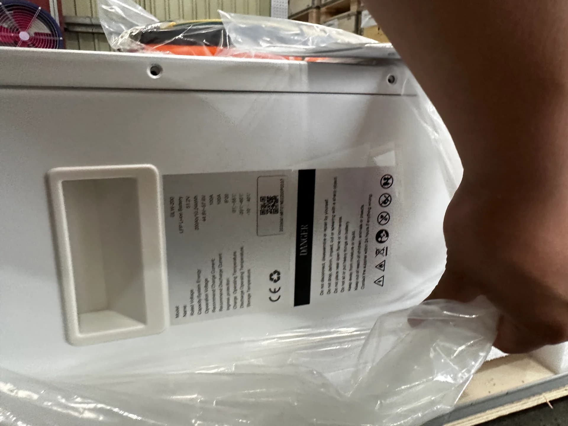 Rongkai Solar: Packed photovoltaic equipment in the warehouse dispatch area.