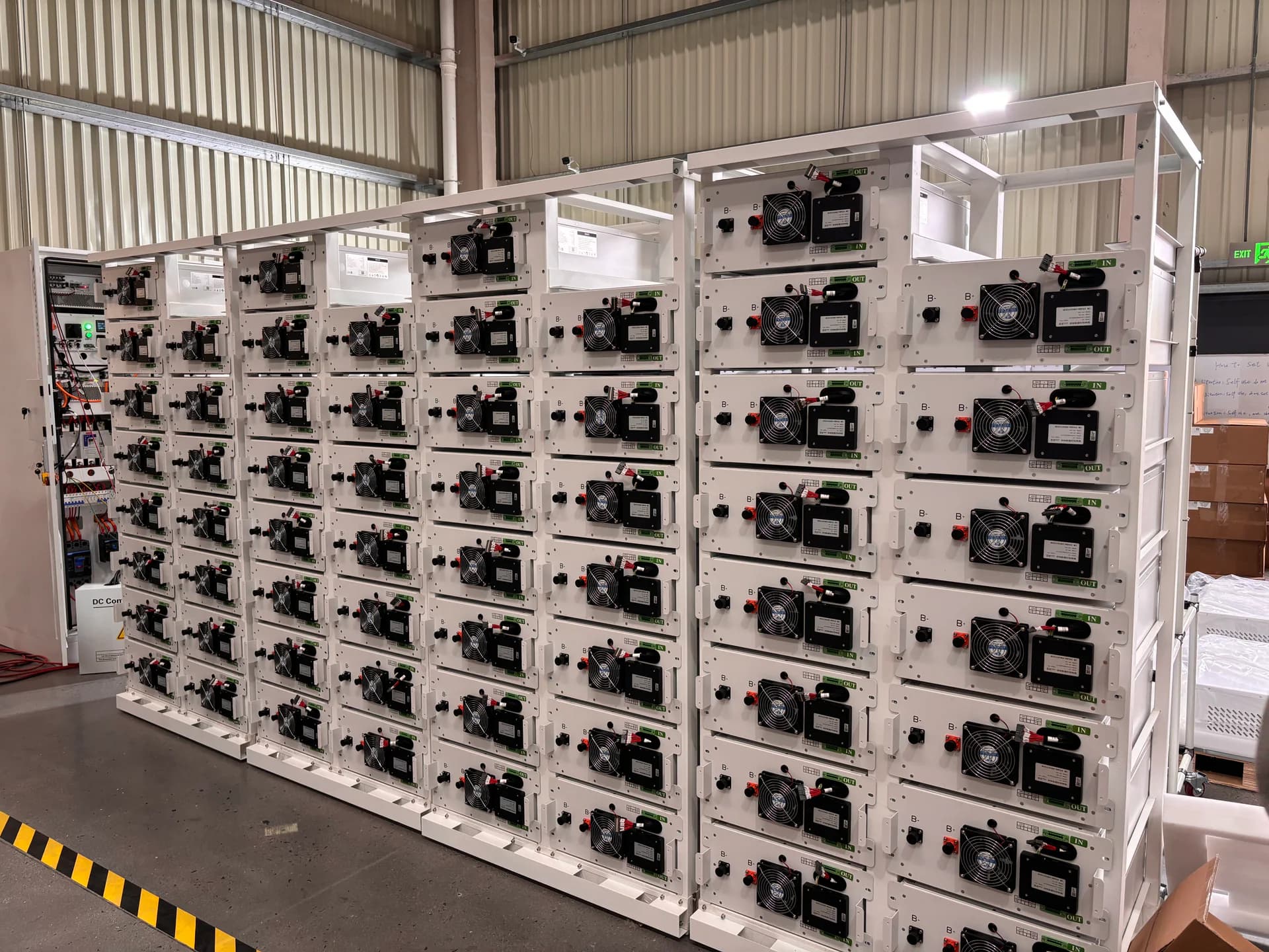 Rongkai Solar: Warehouse dispatch preparation for an international order.