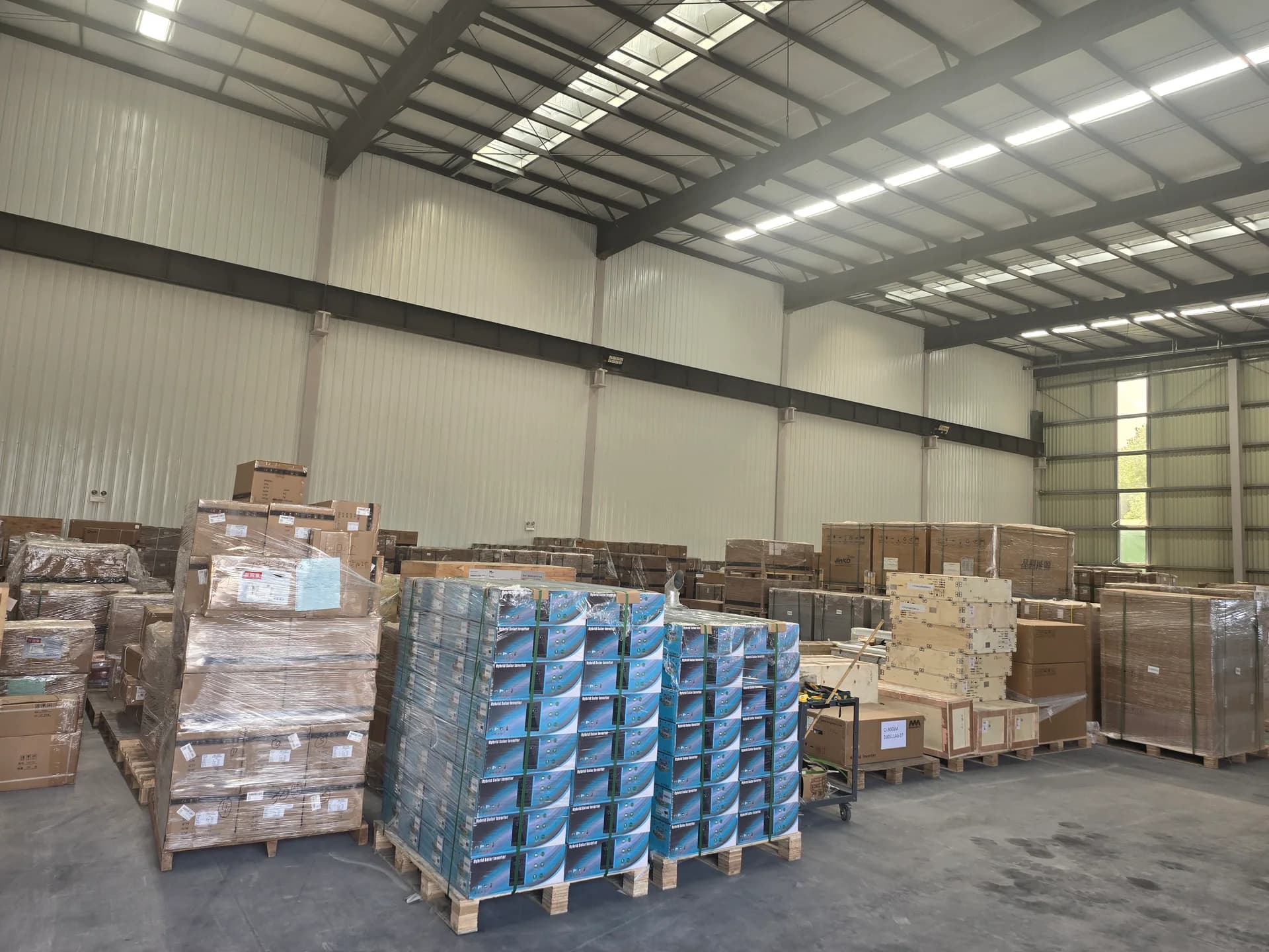 Rongkai Solar: Deye inverter inventory in warehouse storage.
