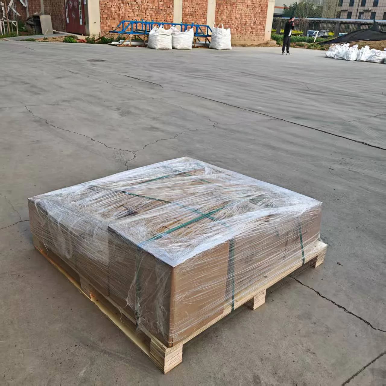 Rongkai Solar: Mounting accessories packed for shipment.