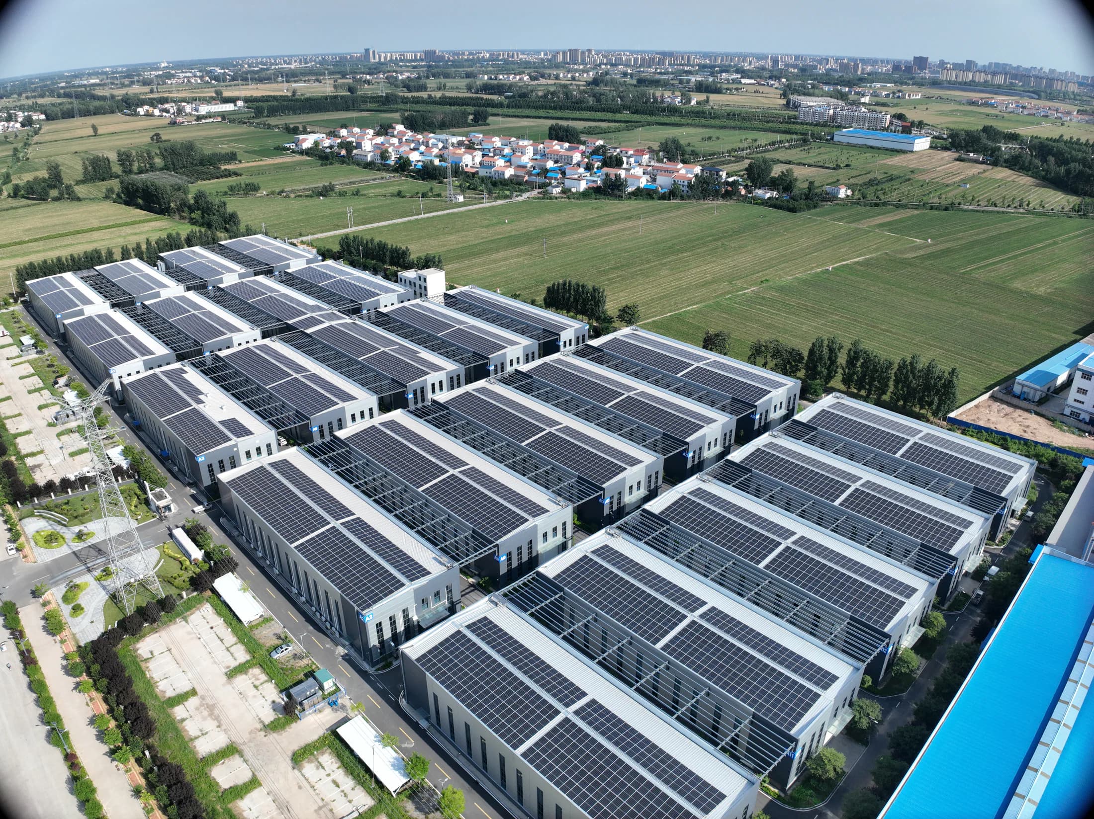 Rongkai Solar industrial solar energy solution scene at an operating project site.