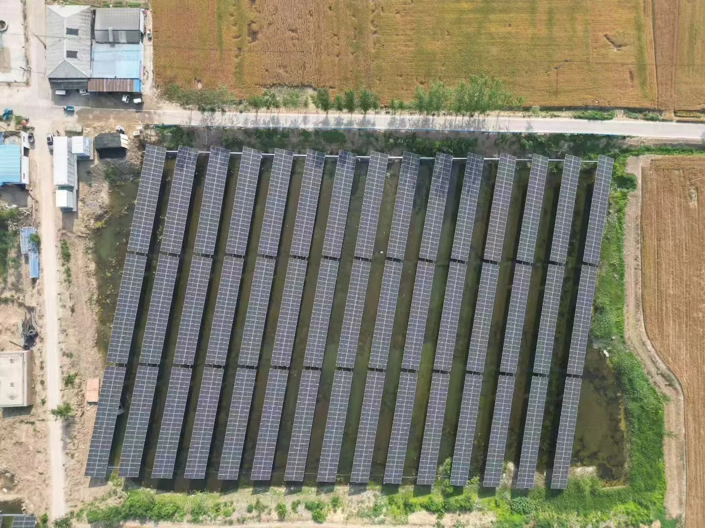 Rongkai Solar production environment showing equipment and operational detail.