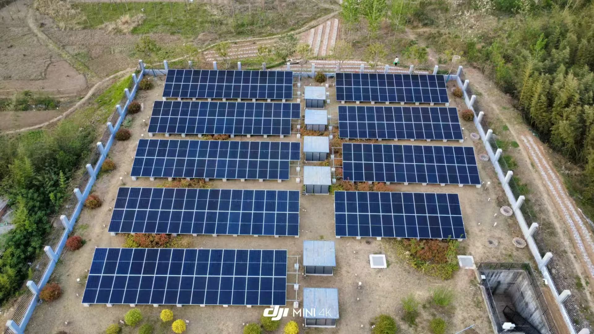 Rongkai Solar technology scene from site-level installation and construction workflow.