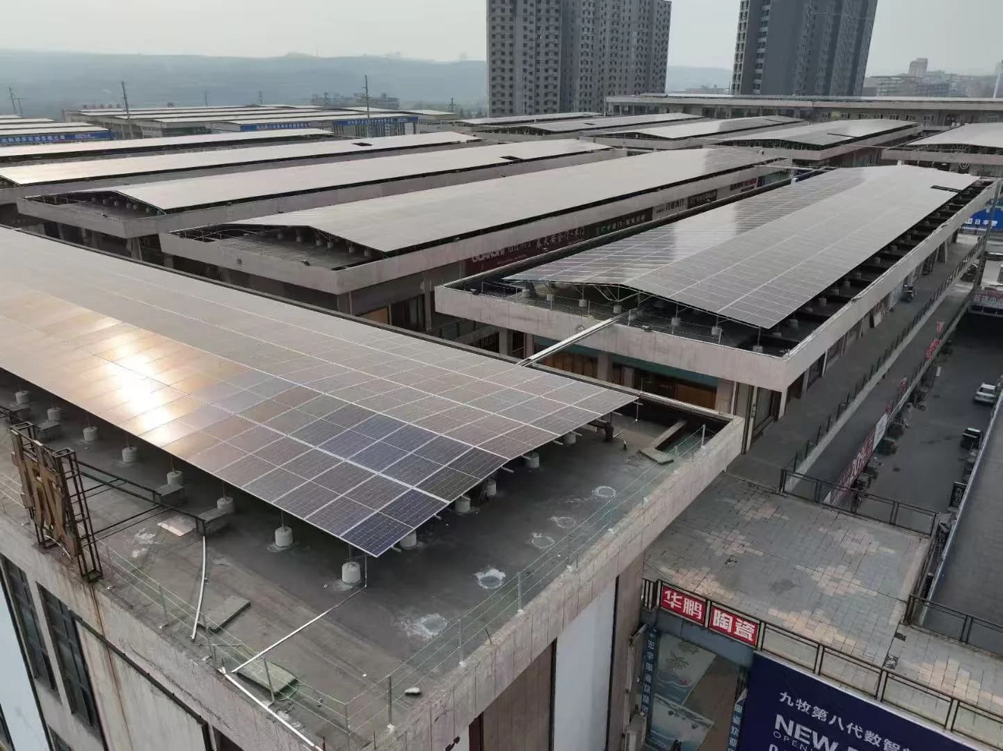 Rongkai Solar logistics and quality-control process in photovoltaic solution operations.