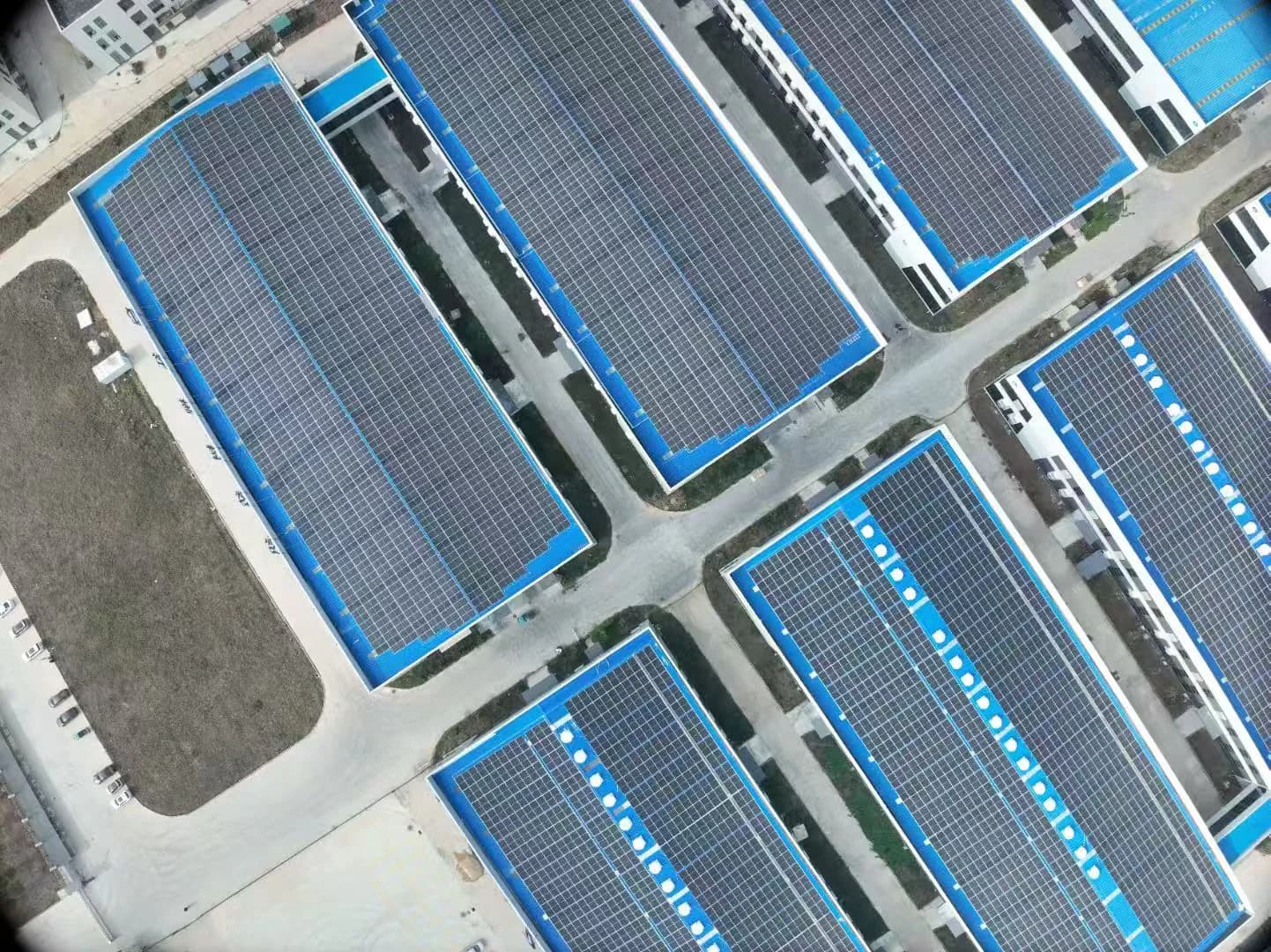 Rongkai Solar on-site team working with equipment for renewable-energy deployment.
