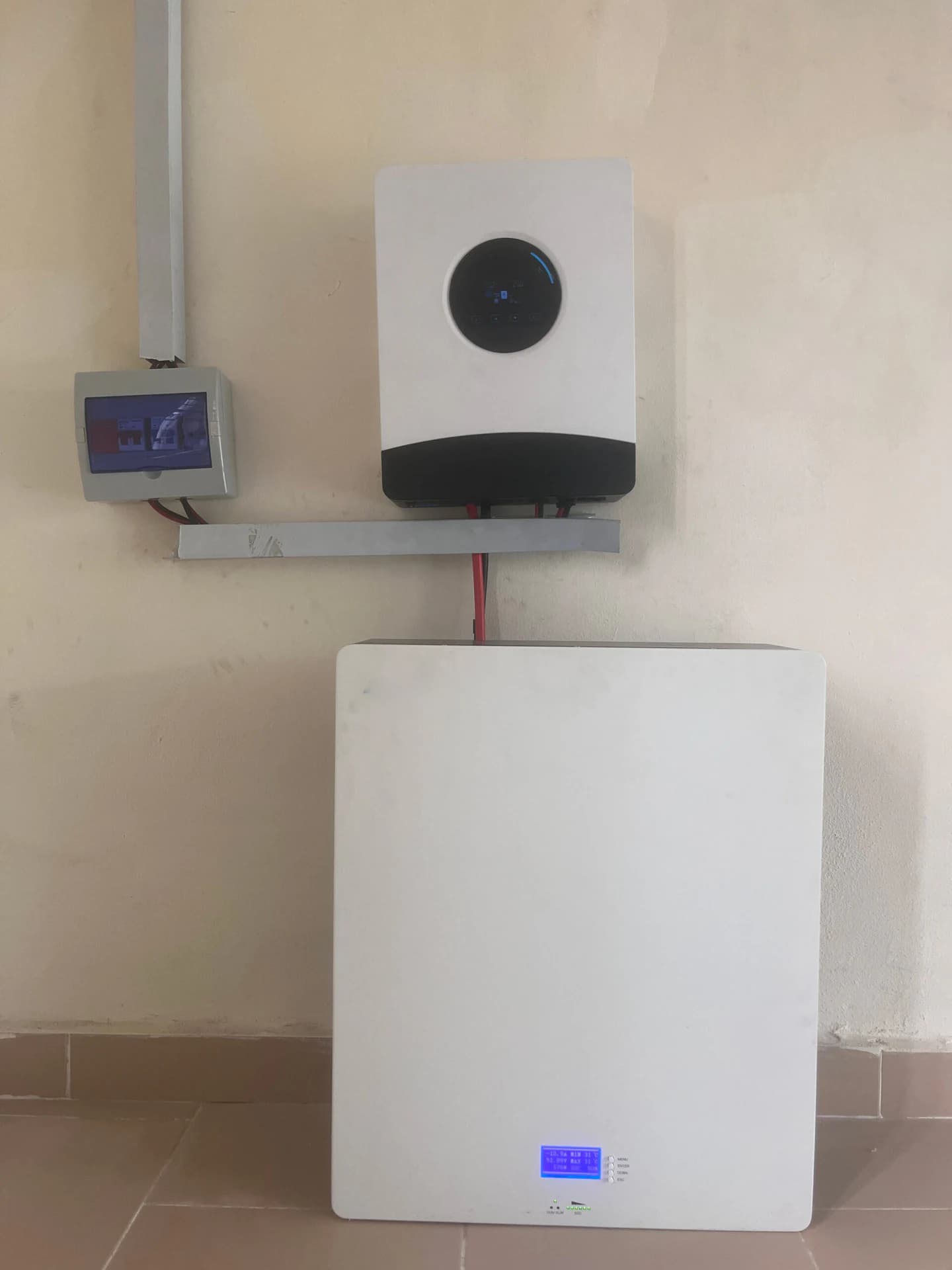 Office Building Solar Storage in Nigeria customer case visual